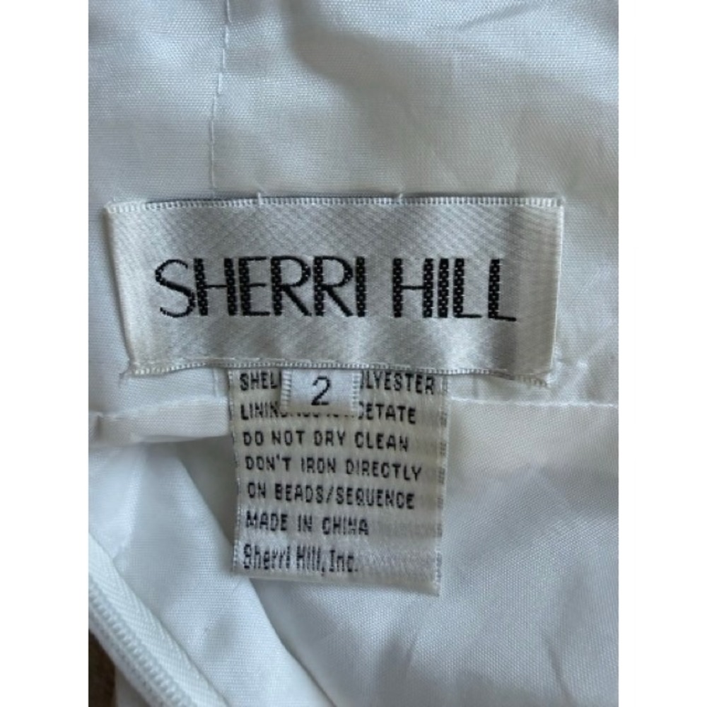 Sherri Hill White Beaded Deep V Pleated Goddess Gown Size 2 - Picture 13 of 14